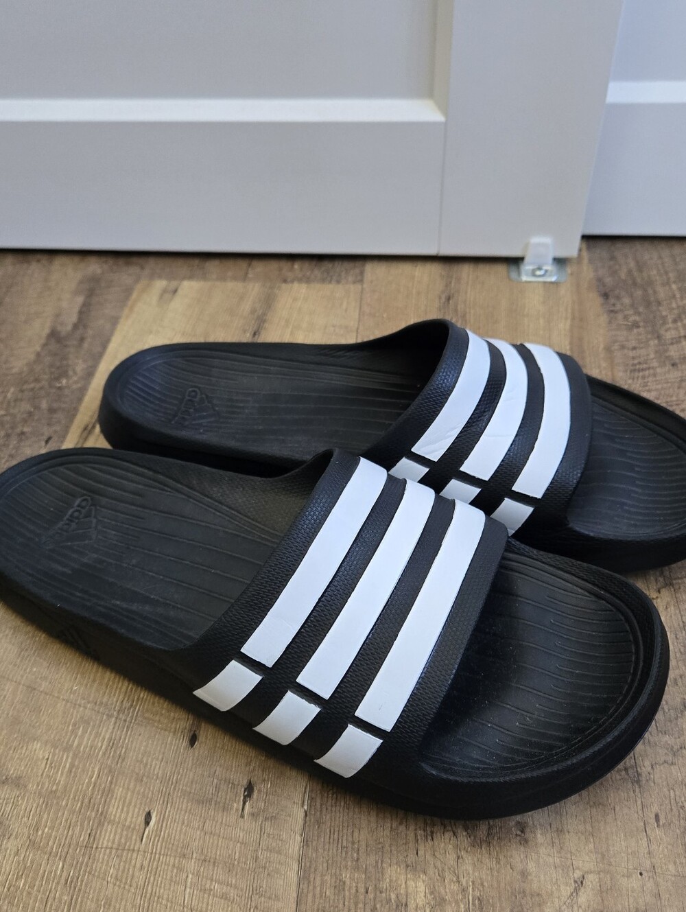 Adidas Black And White Mens Duramo  Size 12 Sandals Flip Flops Slides